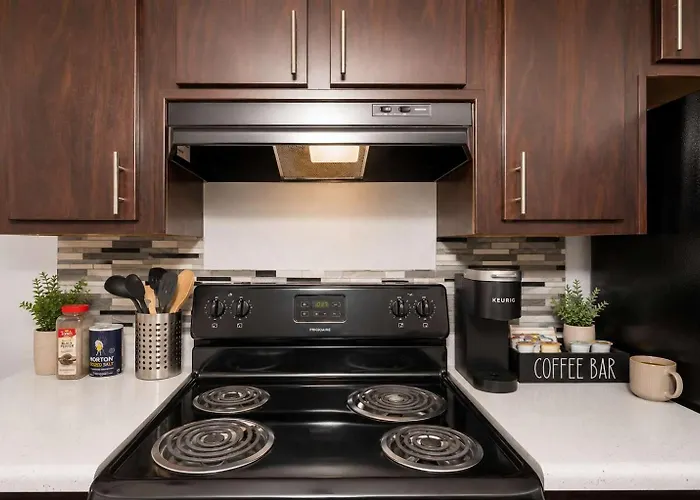 Near Asu - 2br Pool & Gym Apartment *