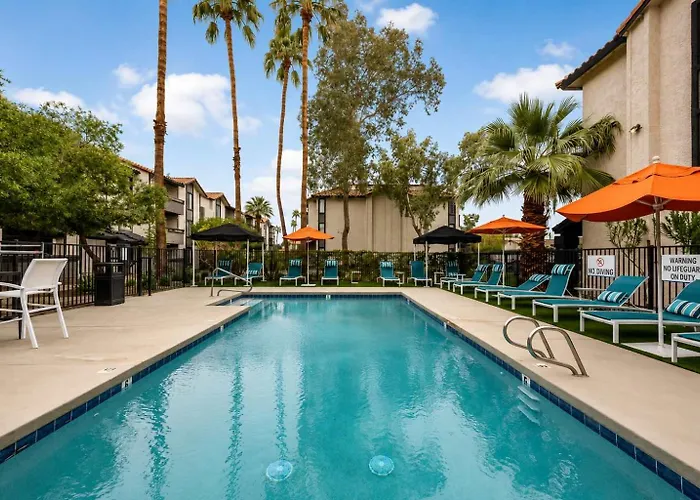 Near Asu - 2br Pool & Gym Apartment *